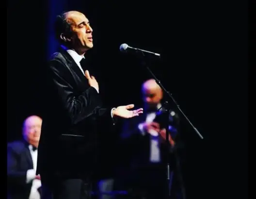 رشيد غلام يرثي محمد مرسي بأغنية مؤثرة (فيديو)