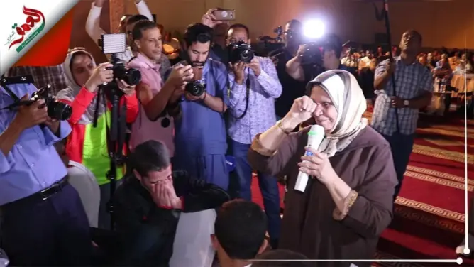 سعاد صابر لنزلاء سجن: أنا آمْكُمْ مَبْقِيتْشْ فِيكُمْ جِيتُو لَهْنَا وْخَلِيتُونِي (فيديو)