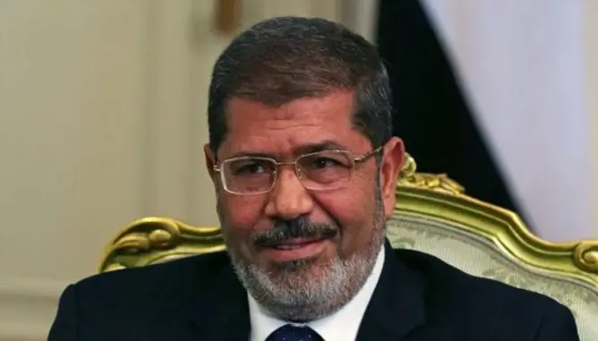 مرسي.. أول رئيس شرعي بمصر أزاحه الانقلاب الدموي واغتاله ببطء
