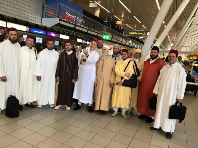 جمعية الأئمة بهولندا تنفي فرار إمام ومرشد مغربيين