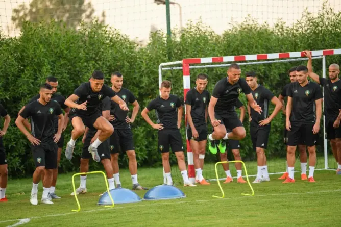 آخر حصة تدريبية للأسود قبل موقعة الفيلة .. وبوطيب يغيب عن اللقاء (صور)