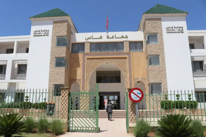 قرارات جماعة فاس تغضب أرباب المقاهي والمطاعم
