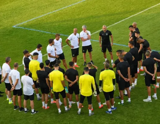 المنتخب الوطني يجري أول حصة تدريبية بعد تأهله لدور الثمن بـ”الكان”