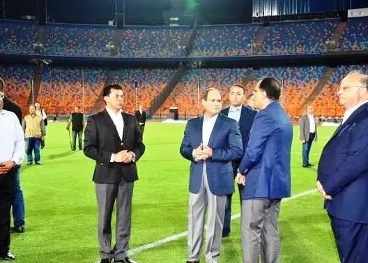 السيسي يتفقد ملعب القاهرة تأهبا لاستقبال منتخبات القارة السمراء