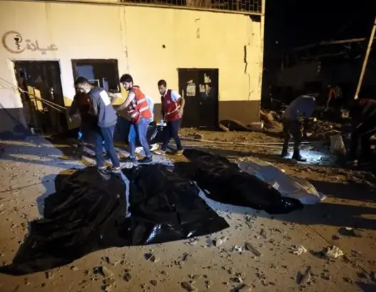 مقتل مغربي وإصابة 3 ليبيين في قصف لقوات حفتر قرب مسجد بطرابلس
