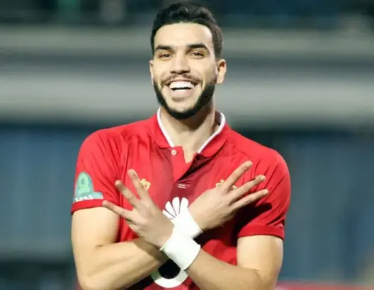 الأهلي المصري يقرر أخيرا فتح باب المفاوضات لرحيل المغربي أزارو