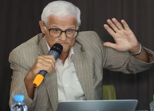 أقصبي يحذر من مخاطر تآكل الطبقة الوسطى ويصرح: 60% من المغاربة في وضعية هشاشة