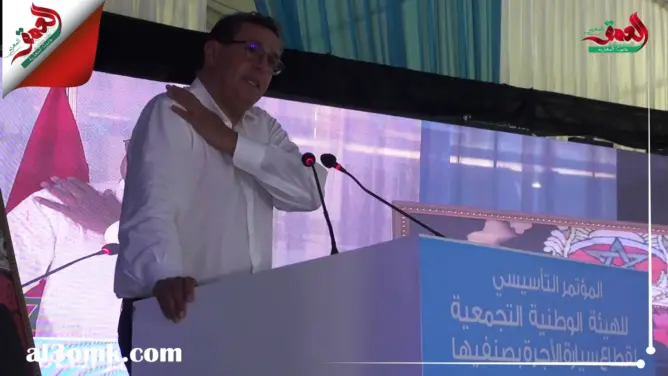 أخنوش:المْغاربة لايعشقون في حزبنا “الحمامة واللون الأزرق” فقط  (فيديو)