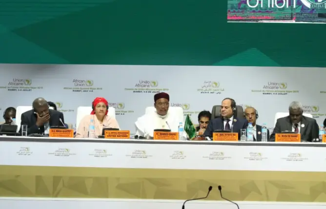 بوريطة يمثل الملك في القمة الاستثنائية الـ12 للاتحاد الإفريقي بنيامي