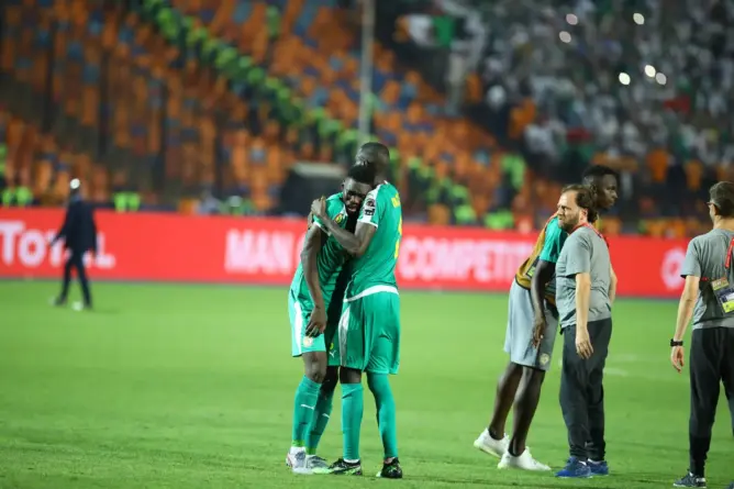 استقبال خاص لمنتخب السنغال ولاعبيه (فيديو)