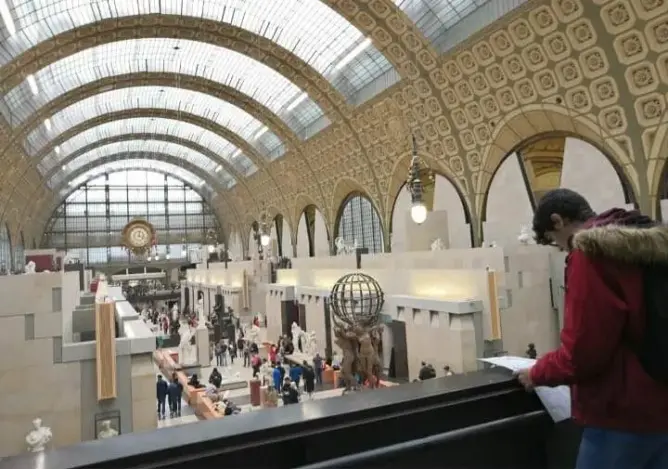 مغربي يحصل على الباكالوريا في فرنسا بمعدل 20/20 (صورة)