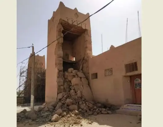 انهيار برج قصر “العبادلة” بأرفود .. وهيئة تدعو والي الجهة للتدخل