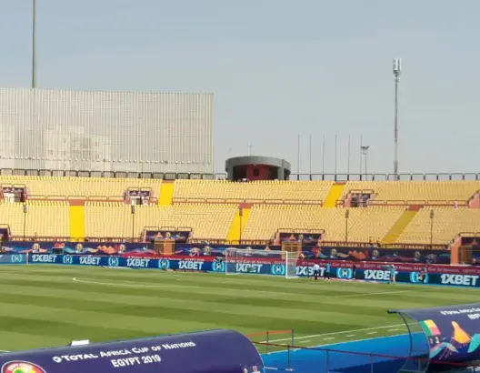 حسرة واستياء وسط الجماهير المغربية بملعب السلام بعد هزيمة الأسود