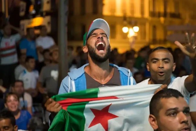 أمم إفريقيا .. روح الحراك تعانق أفراح الجزائريين بالقاهرة