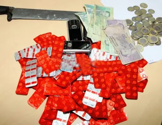 بـ400 حبة قرقوبي .. مروج مخدرات يسقط بين يدي شرطة امنتانوت 