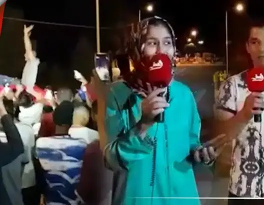 بعد تأهل الثعالب.. مغاربة يشاركون الجزائريين فرحتهم على الحدود