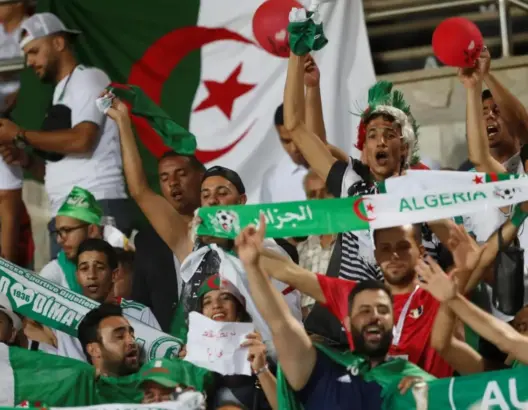 احتفالات الجزائريين بلقب “الكان” تؤخر انطلاق 20 طائرة من القاهرة