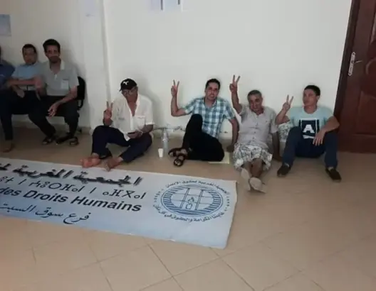 حقوقيون يستنكرون تعامل السلطات مع الباعة الجائلين بسوق السبت