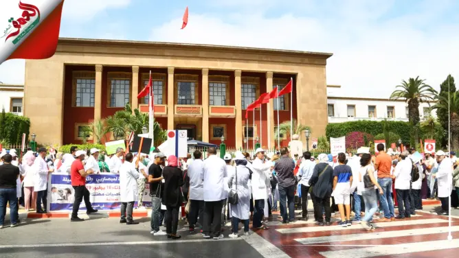 البرلمان ينتصر لأطباء العيون.. ويمنع المبصاريين من قياس النظر