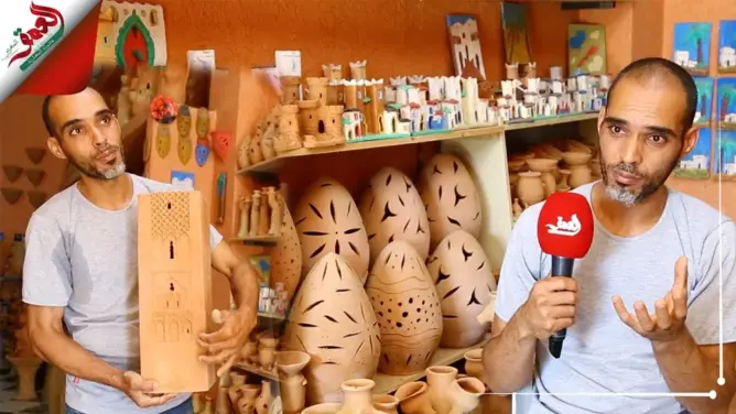 نور الدين.. فنان غادر أمريكا ليحكي تاريخ المغرب بحروف من طين (فيديو وصور)