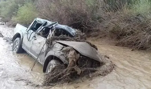 بالفيديو.. سيول تجرف سيارة جماعة بميدلت وعلى متنها الرئيس