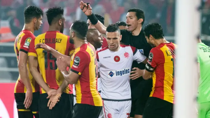 “الكاف” يتفاعل مع “الطاس”.. وهذه مستجدات نهائي الوداد والترجي “المعلق”