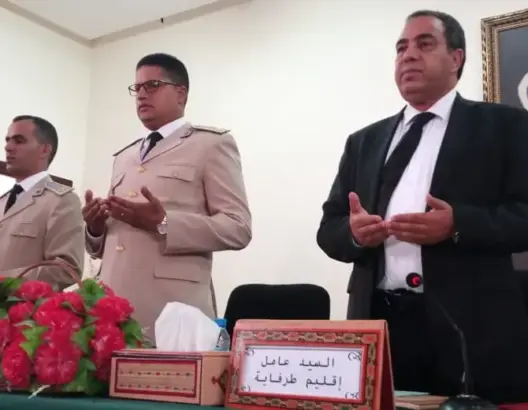 عامل طرفاية ينصب رجال السلطة الجدد بإقليمه (صور)