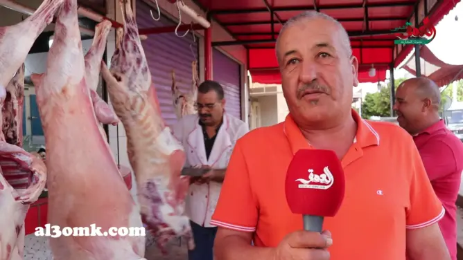 سكان بودربالة يتسابقون لتقطيع أضاحيهم.. وهذه نصيحة جزار