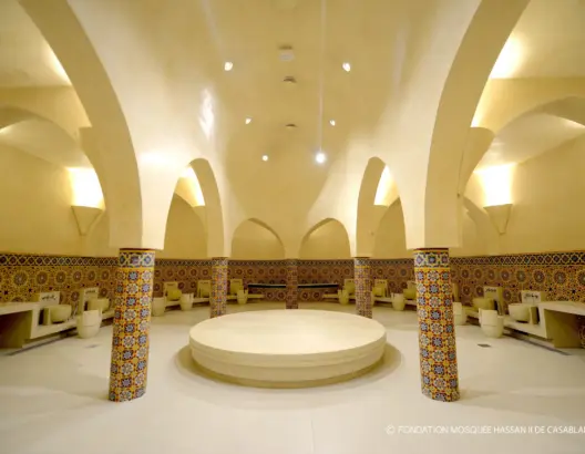 مقابل 50 درهم.. افتتاح حمامات صحية بمسجد الحسن الثاني بالبيضاء (صور)