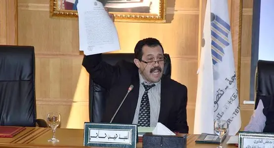 محامي يستنجد بالملك للوقوف ضد البيجيدي و”الإسلام السياسي”