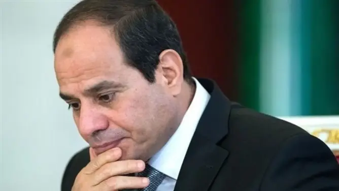 “إهانة” السيسي لمنتخب كرة اليد تثير استياء المصريين  (صور)