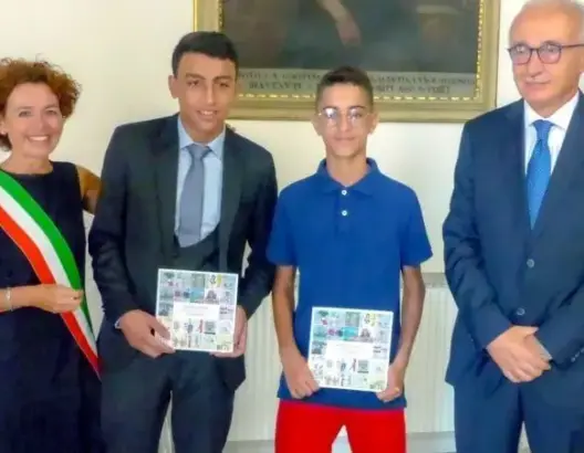 إيطاليا تكرم طفلا مغربيا أنقذ تلاميذ من حريق حافلة مدرسية (صور)