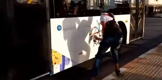 حرضوا في تدوينات على “تخريب” حافلات ألزا.. الحبس لـ3 شبان بسلا