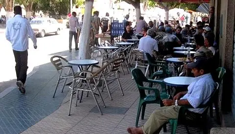 هيئة حقوقية تضع سلطات بني يخلف أمام اختبار تحرير الملك العمومي وحماية سلامة التلاميذ