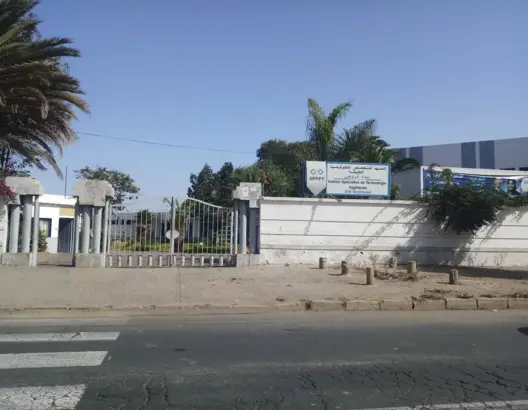 مركز للتكوين المهني بالبيضاء دون كهرباء ولا كراسي.. والطلبة يعانون