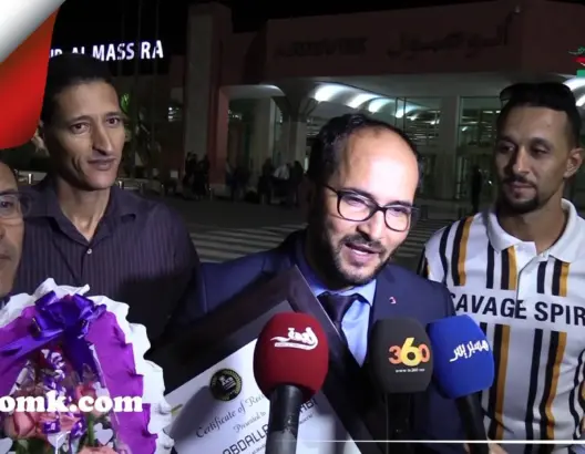 تتويج وهبي من جبال تيزنيت كأفضل أستاذ في العالم.. وهذه رسالته للمغاربة (فيديو)