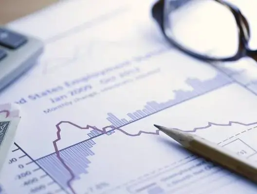 العلمي يتوقع انطلاقة سريعة للأنشطة الاقتصادية بالمملكة بعد الجائجة