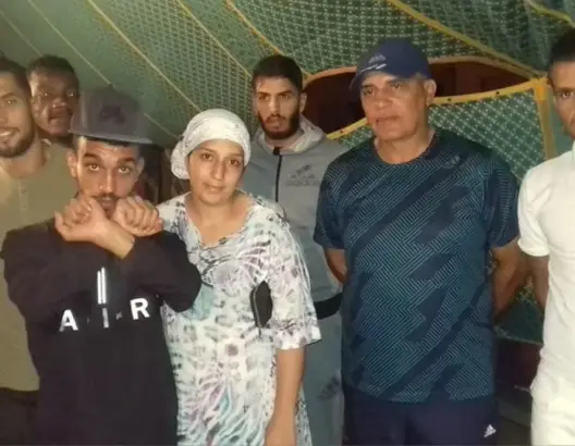 طاليب ولاعبو الجيش يقدمون العزاء لعائلة ضحية مباراة البيضاء