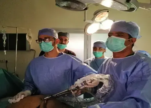 في سابقة بالمنطقة .. أطباء بطاطا يجرون عملية جراحية بتقنية متطورة