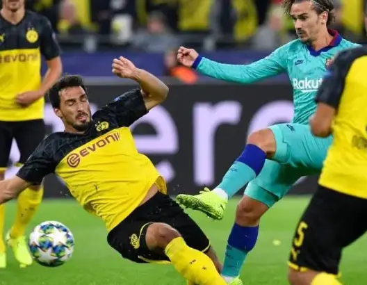 دورتموند يسقط في فخ التعادل أمام برشلونة في قمة الجولة الأولى لدوري أبطال أوروبا