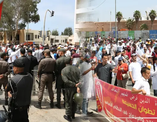 الأساتذة المتعاقدون لأمزازي: عدنا.. ويهددون بدخول مدرسي ساخن (فيديو)