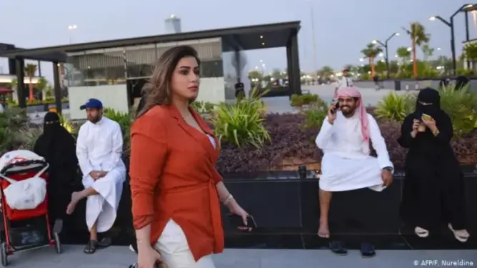 صور لسعوديات بدون حجاب تجتاح مواقع التواصل الإجتماعي