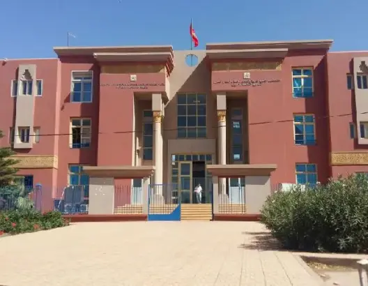 توقيف مدير ثانوية بالحوز عن العمل إثر “اعترافه” بالتحرش بتلميذات