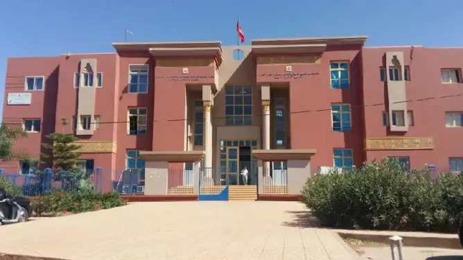 توقيف مدير ثانوية بالحوز عن العمل إثر “اعترافه” بالتحرش بتلميذات