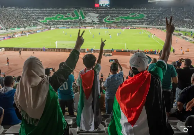 كاتب فلسطيني يصف دخول بعثة فريق الرجاء إلى القدس بـ”التطبيع”