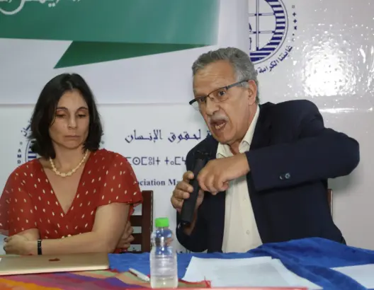 ناشط حقوقي يدعو لـ”الاستيلاء” على الجماعات الترابية لهذا السبب