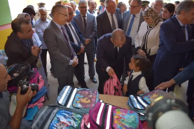 مباردة “مليون محفظة” تستهدف آلاف التلاميذ بجهة بني ملال خنيفرة