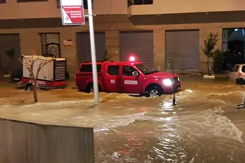 نشرة خاصة: أمطار رعدية مصحوبة بـ”التبروري” الأحد بهذه المناطق