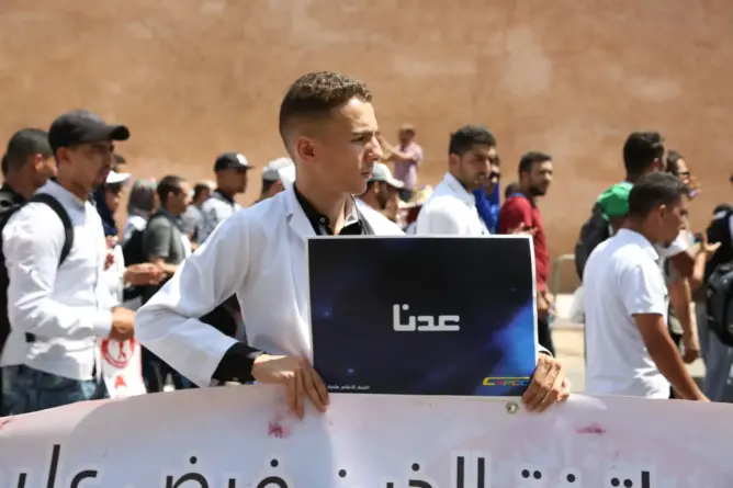 المتعاقدون: إلغاء الوزارة للحوار عجز واستهتار بمستقبل ملايين الشباب