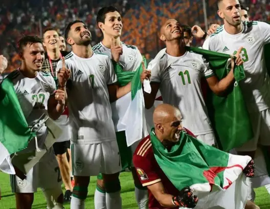 الإعلام الجزائري يتهم المغرب بالعمل على إقصاء منتخب “الخضر” من كأس العالم